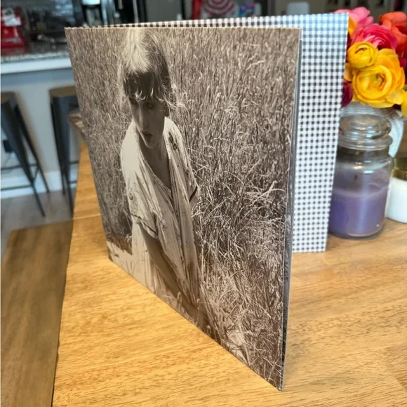 Taylor Swift Folklore "Betty's Garden" Limited Edition Variant - Picture 4 of 7